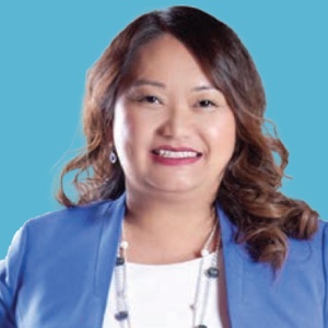 head shot of Dr. Maysee Herr