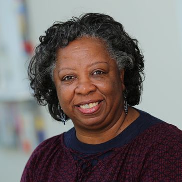 headshot of Oletha Mays